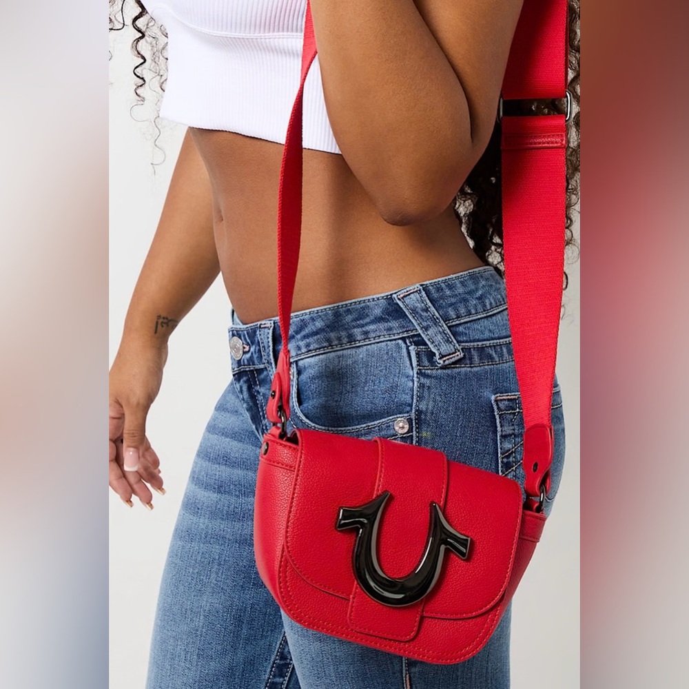 True Religion MINI FLAP HORSESHOE BAG

Color- Red Dahlia
Brand New